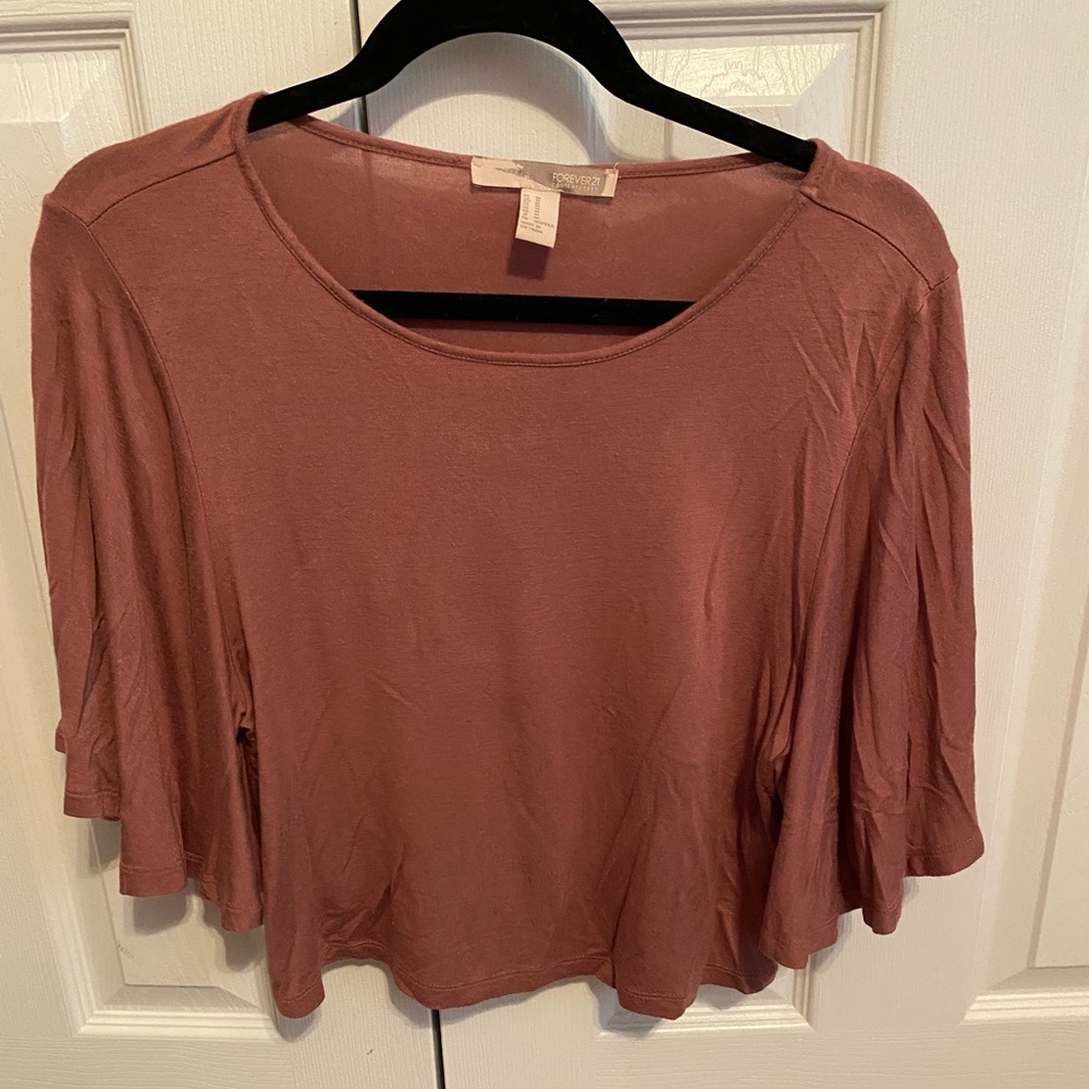 Rust colored crop top with flowy sleeves from Forever 21.